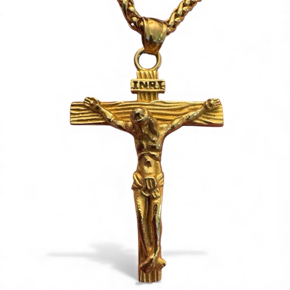 Gold Crucifix Pendant Necklace NWOT